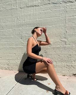 Leah Halton feet photo thumbnail