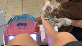Leah Halton feet photo thumbnail