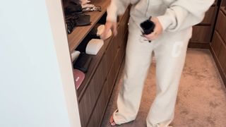 Leah Halton feet photo thumbnail