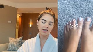Leah Halton feet photo thumbnail