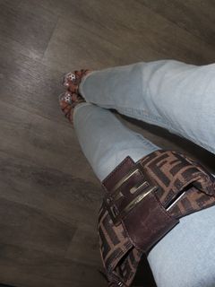 Leah Kateb feet photo 3