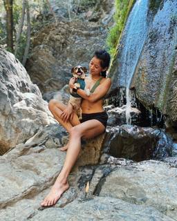Leah Lewis feet photo 16