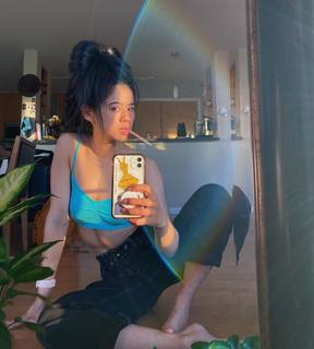 Leah Lewis feet photo 17