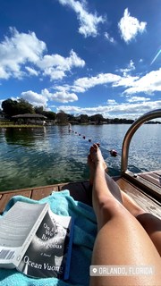 Leah Lewis feet photo 7