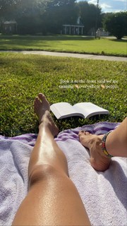 Leah Lewis feet photo 6