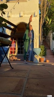 Leah Lewis feet photo 14