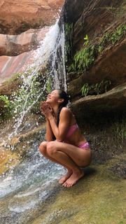 Leah Lewis feet photo 9