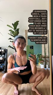 Leah Lewis feet photo 10