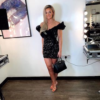 Leah McCourt feet photo 9