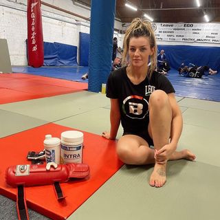 Leah McCourt feet photo 14