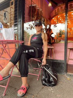 Leah McCourt feet photo 9
