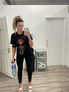 Leah McCourt feet photo 2