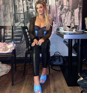 Leah McCourt feet photo 3