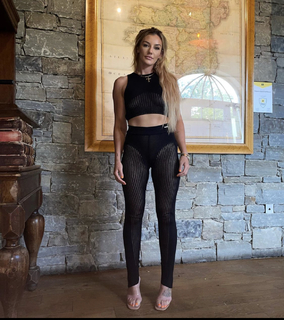 Leah McCourt feet photo 5