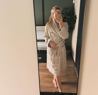 Leah McCourt feet photo 16