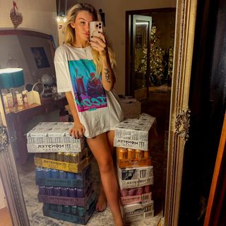 Leah McCourt feet photo 5