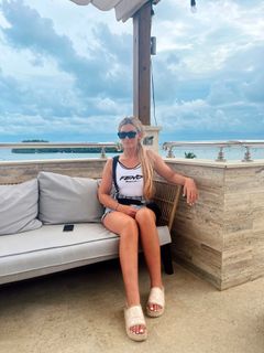 Leah McCourt feet photo 3