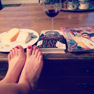 Leah Pipes feet photo 15