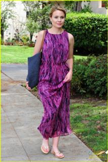 Leah Pipes feet photo 8