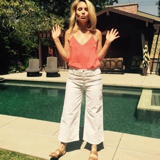 Leah Pipes feet photo 9