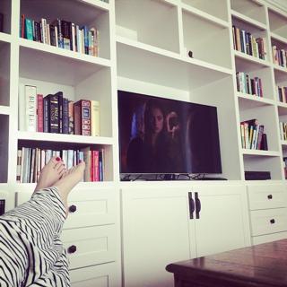 Leah Pipes feet photo 7