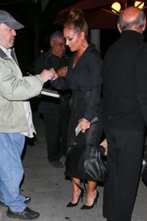 Leah Remini feet photo thumbnail