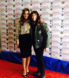 Leah Remini feet photo thumbnail