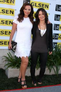 Leah Remini feet photo thumbnail