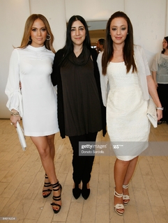 Leah Remini feet photo thumbnail