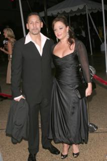 Leah Remini feet photo thumbnail