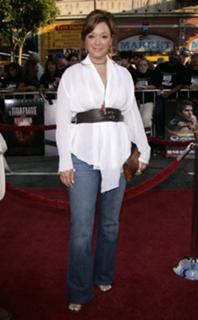 Leah Remini feet photo thumbnail