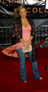 Leah Remini feet photo thumbnail