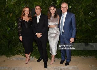 Leah Remini feet photo thumbnail
