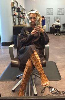 Leah Van Dale feet photo thumbnail