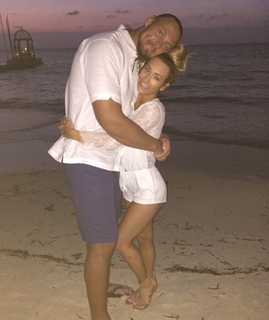 Leah Van Dale feet photo thumbnail