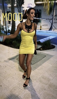 Leah Van Dale feet photo thumbnail