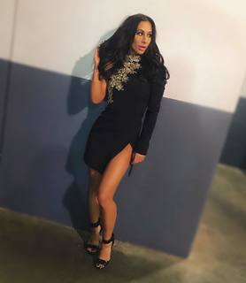 Leah Van Dale feet photo thumbnail