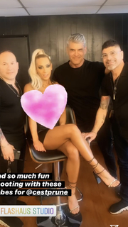 Leah Van Dale feet photo thumbnail