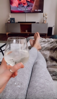 Leah Van Dale feet photo thumbnail