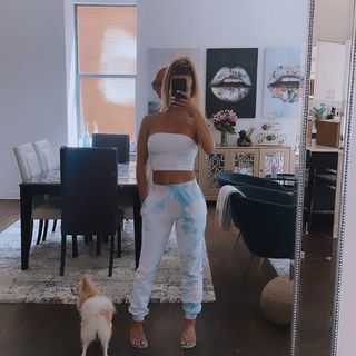 Leah Van Dale feet photo thumbnail