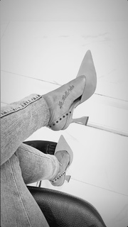 Leah Van Dale feet photo thumbnail