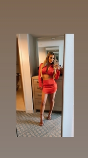 Leah Van Dale feet photo thumbnail