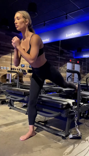 Leah Van Dale feet photo thumbnail