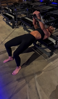 Leah Van Dale feet photo thumbnail