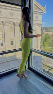 Leah Van Dale feet photo thumbnail