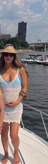 Leah Van Dale feet photo thumbnail
