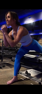 Leah Van Dale feet photo thumbnail