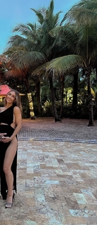 Leah Van Dale feet photo thumbnail