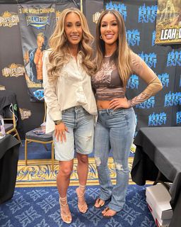 Leah Van Dale feet photo thumbnail