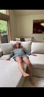 Leah Van Dale feet photo thumbnail